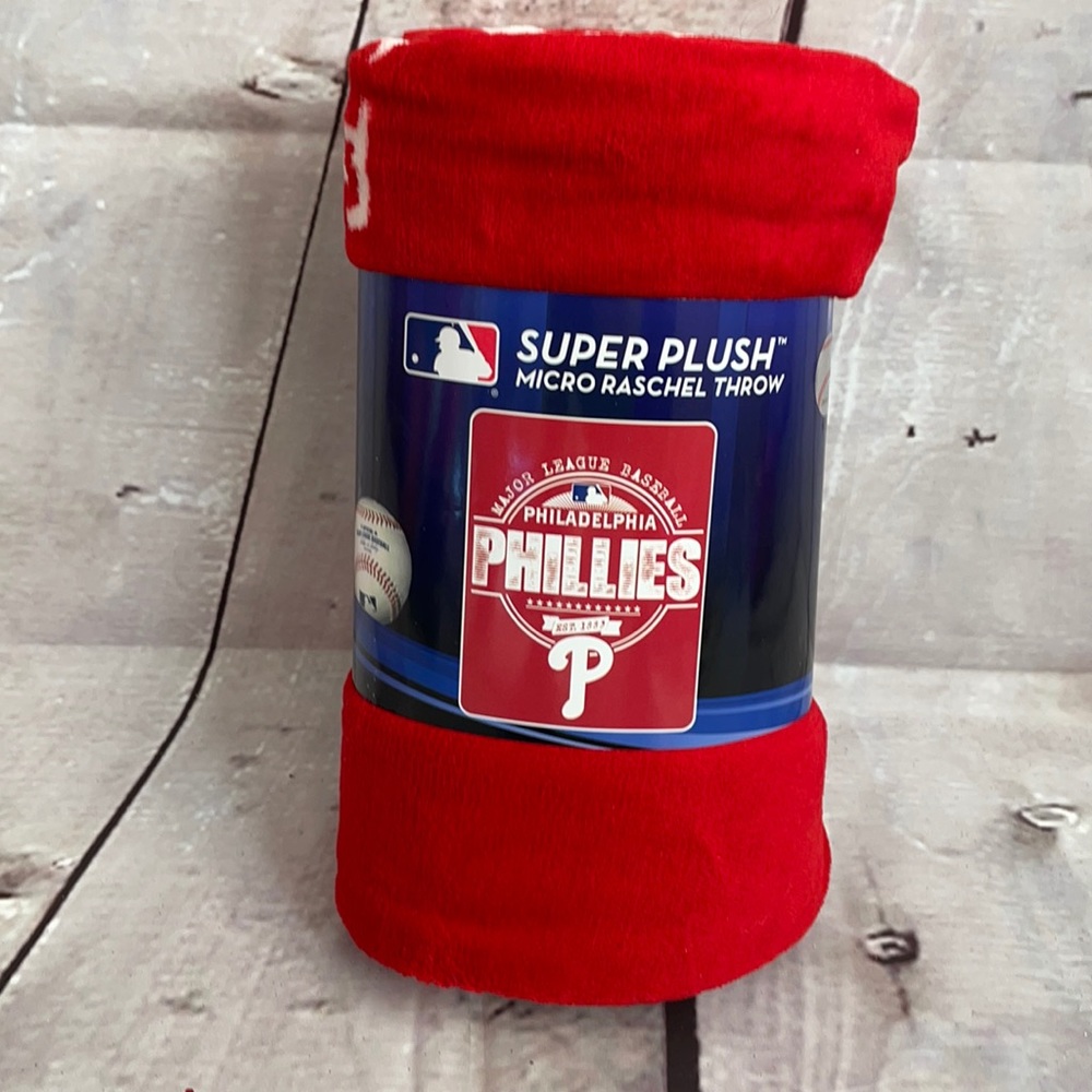 Philadelphia Phillies Plush Throw NWT!